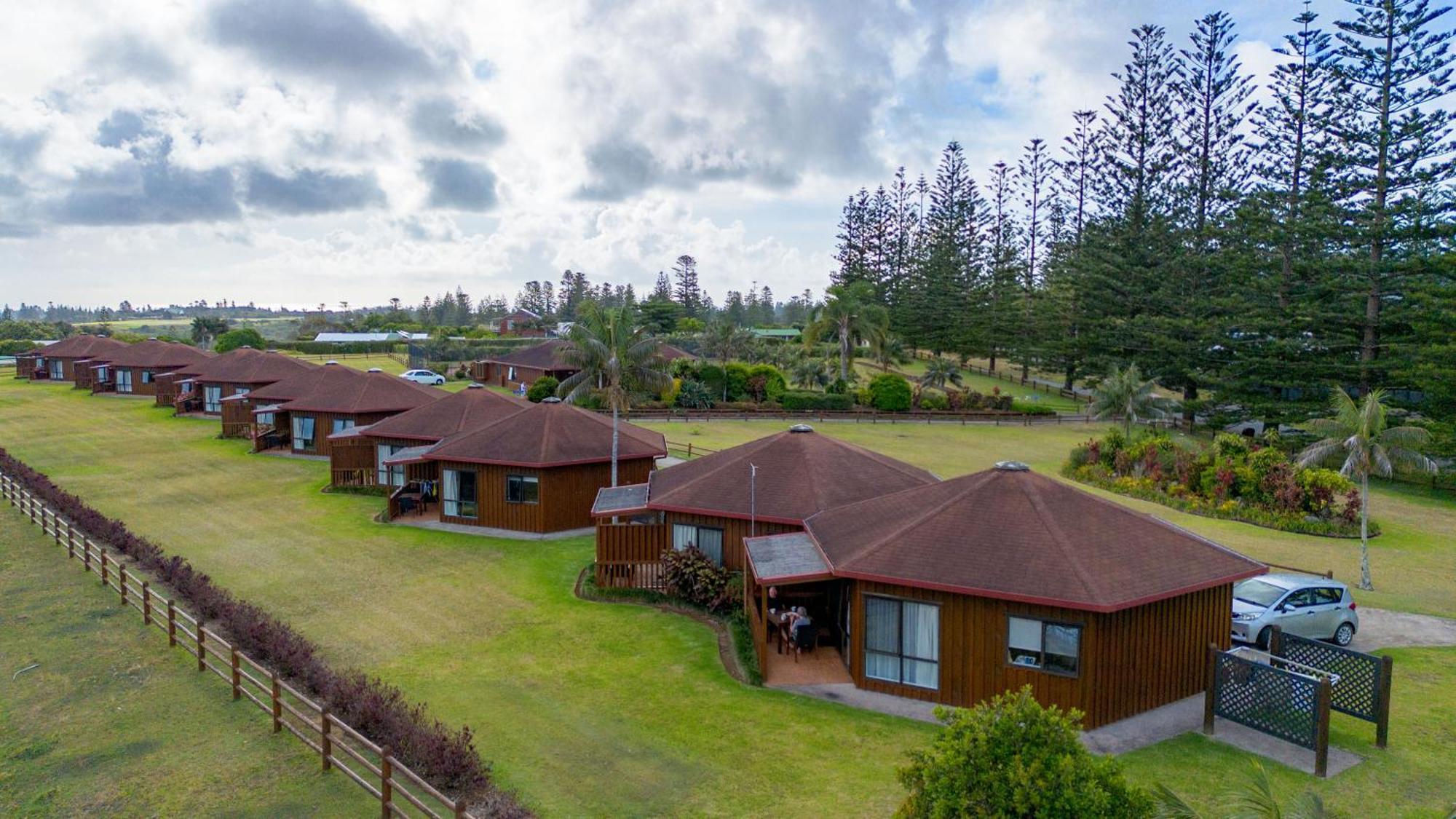 Ocean Breeze Cottages Burnt Pine Eksteriør billede