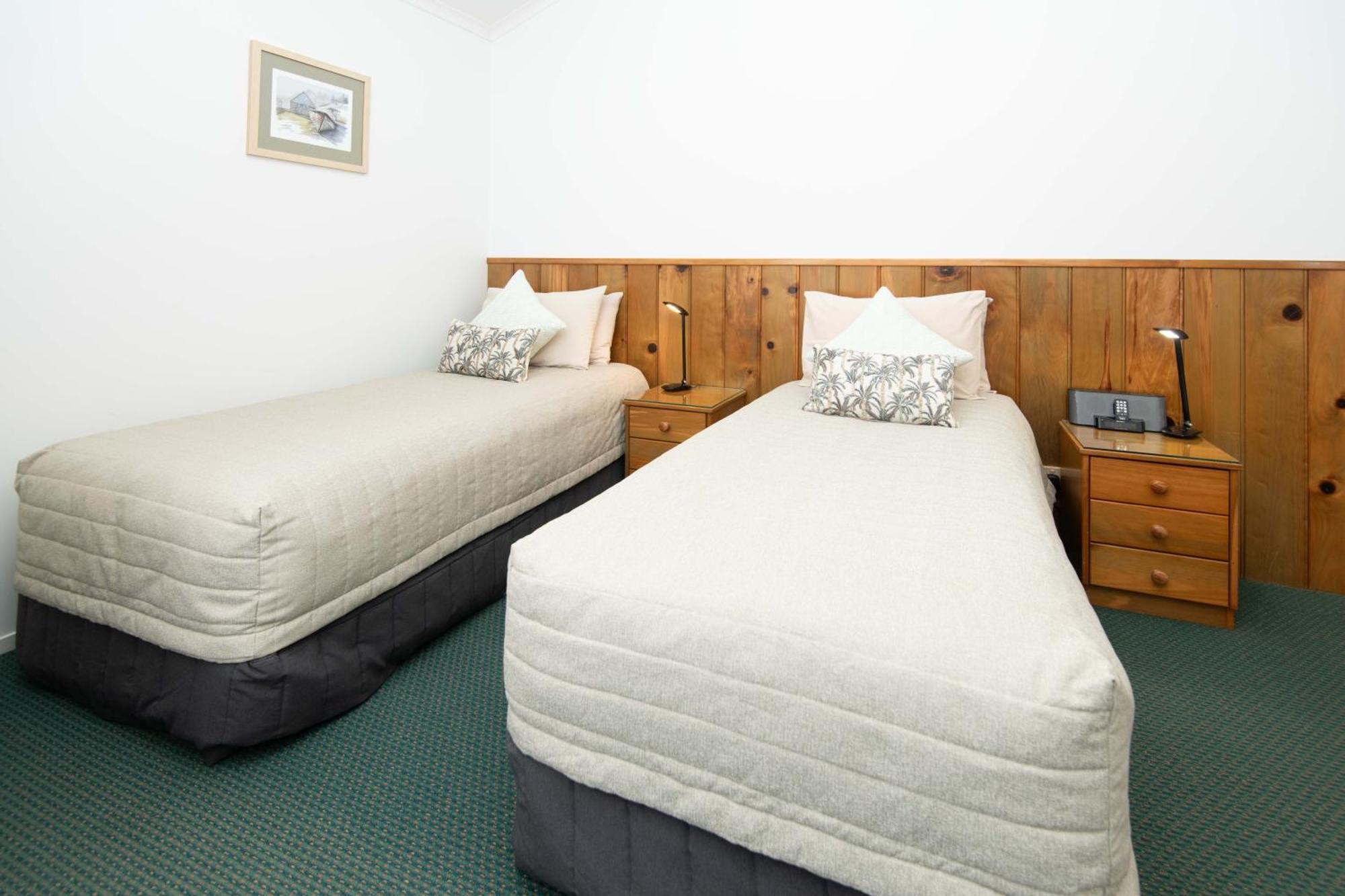 Ocean Breeze Cottages Burnt Pine Eksteriør billede