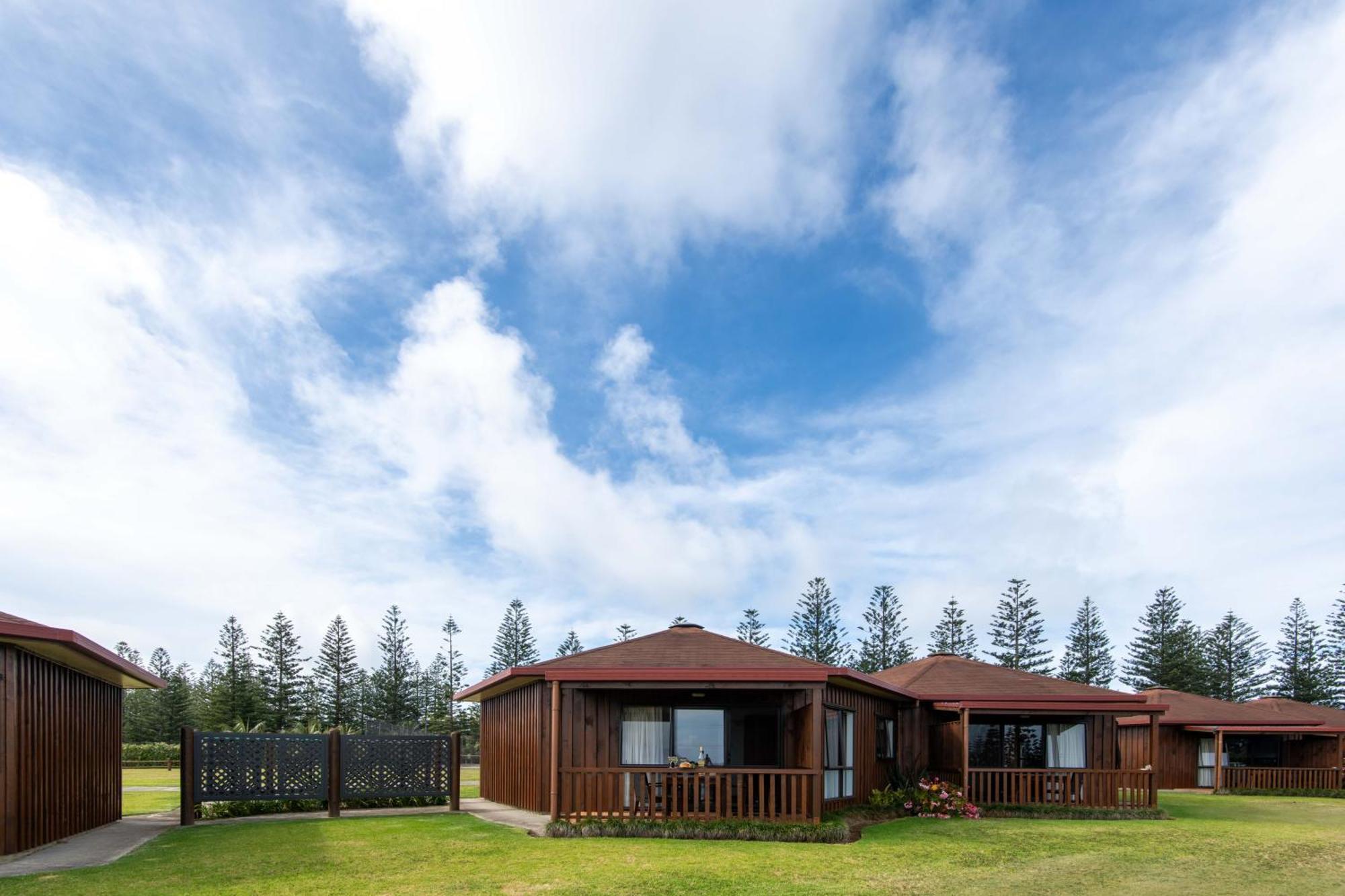 Ocean Breeze Cottages Burnt Pine Eksteriør billede