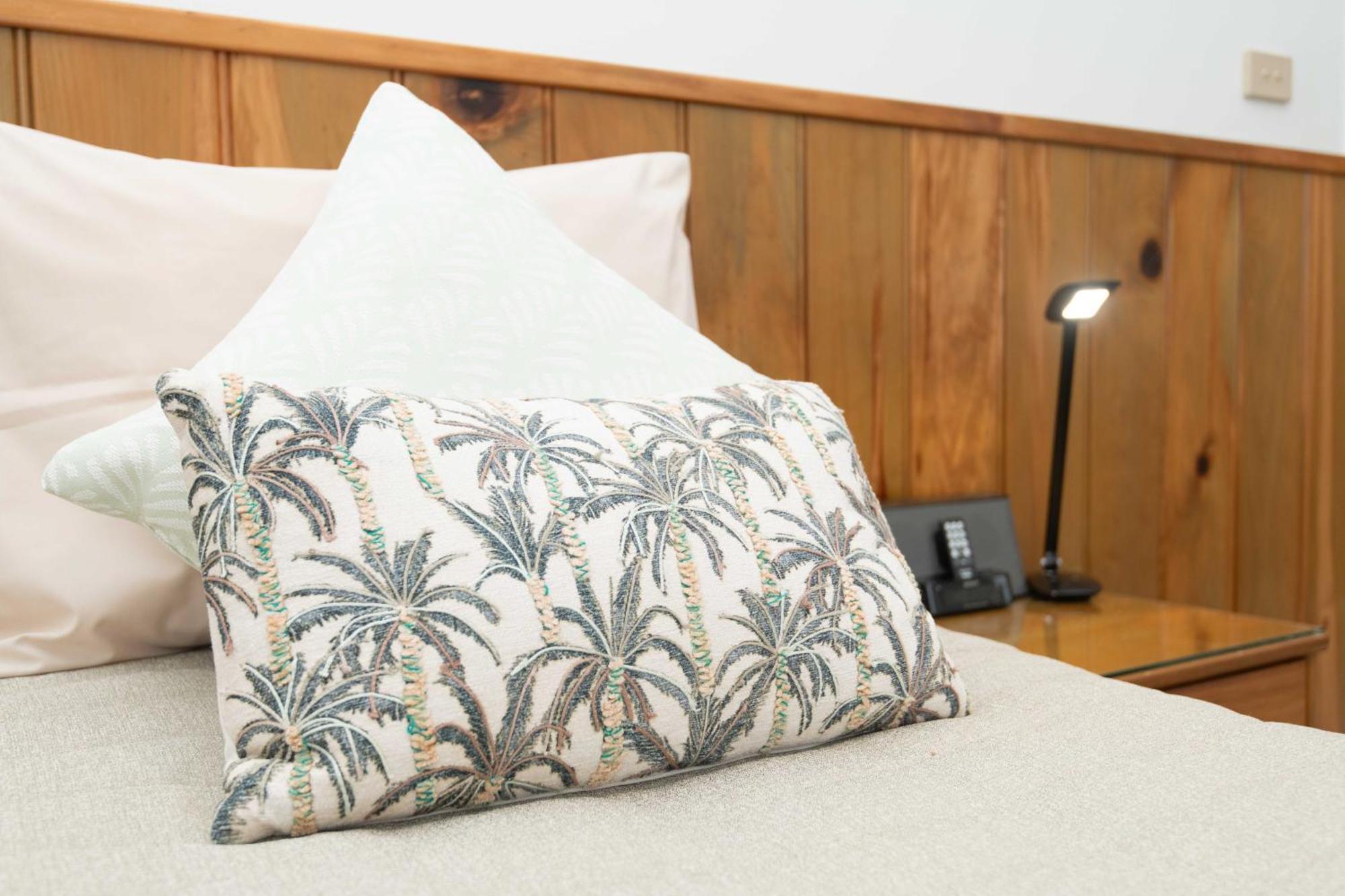 Ocean Breeze Cottages Burnt Pine Eksteriør billede